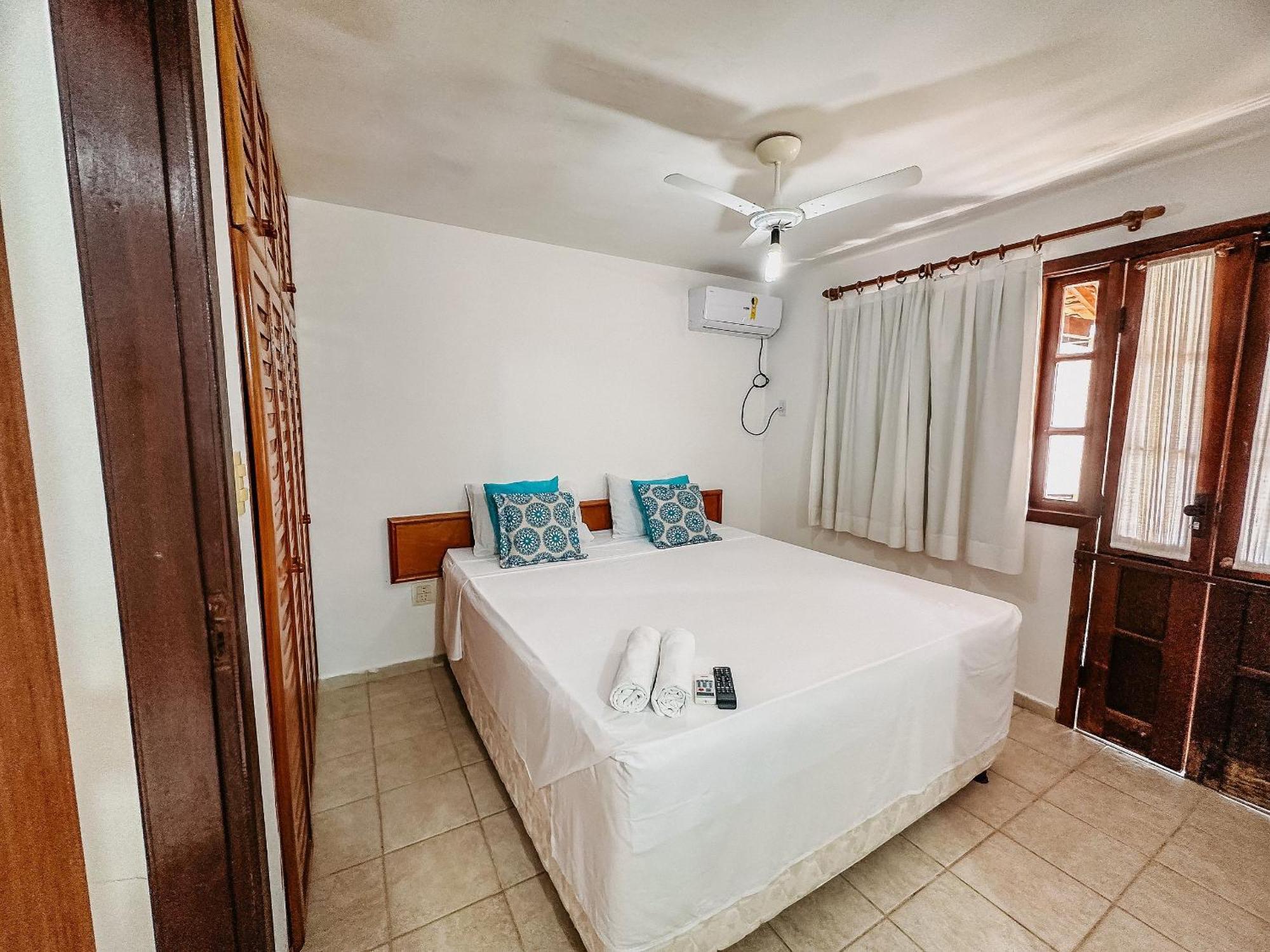 Casa de férias Taperapua Beachfront Suites: Axe Moi's Private Bbq & Pool Retreat