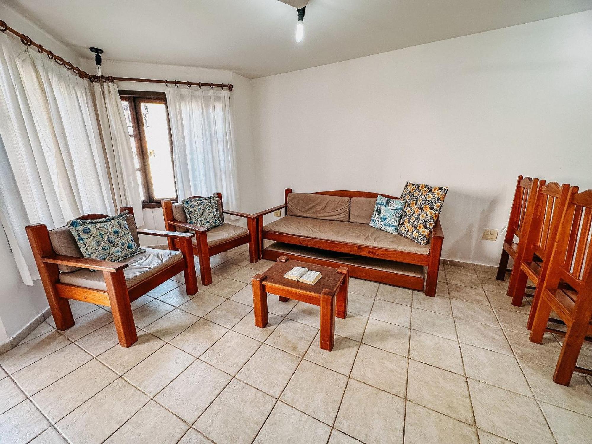 Taperapua Beachfront Suites: Axe Moi's Private Bbq & Pool Retreat Casa de férias