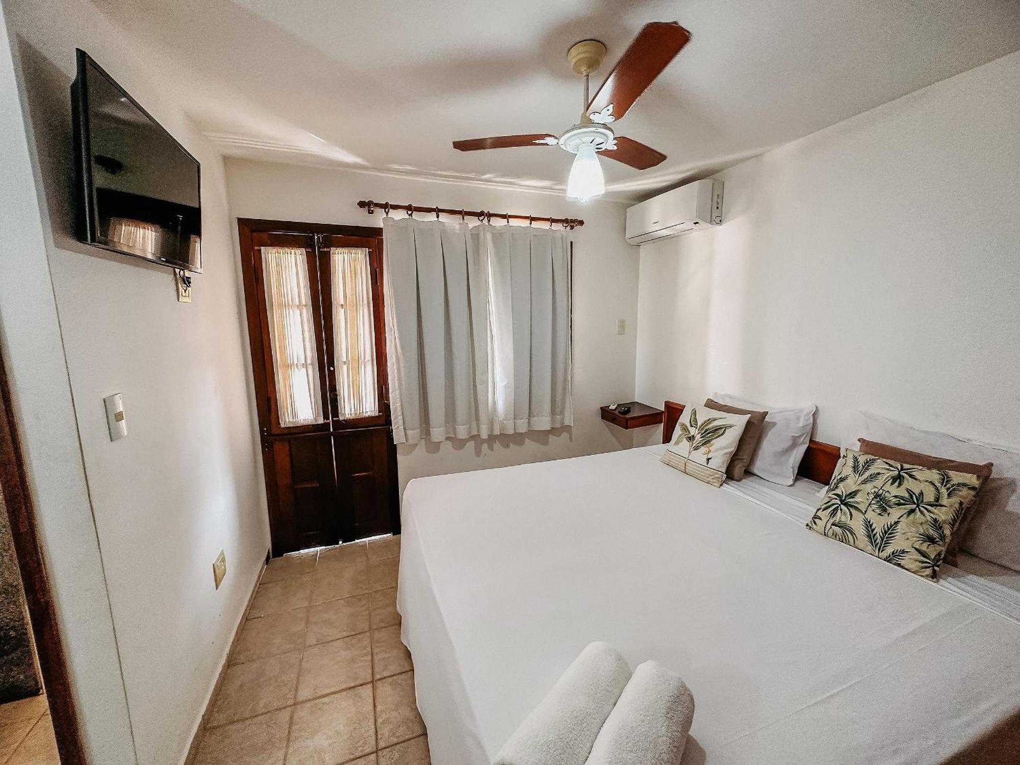 Casa de férias Taperapua Beachfront Suites: Axe Moi's Private Bbq & Pool Retreat *